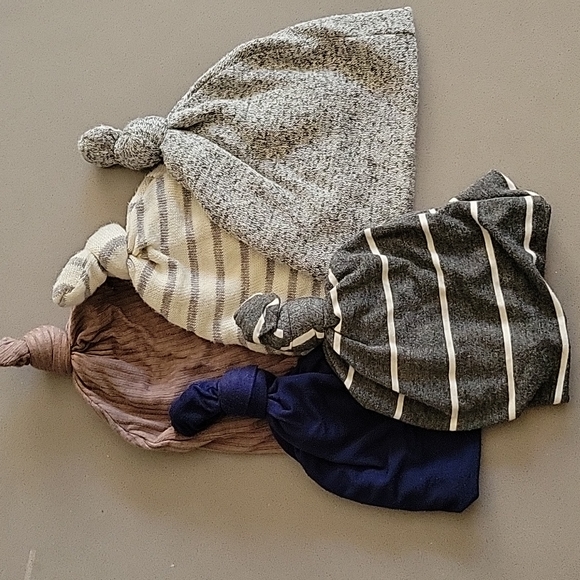 Lou Lou & Company Other - Lou Lou & Co. Hat & Mitten Bundle